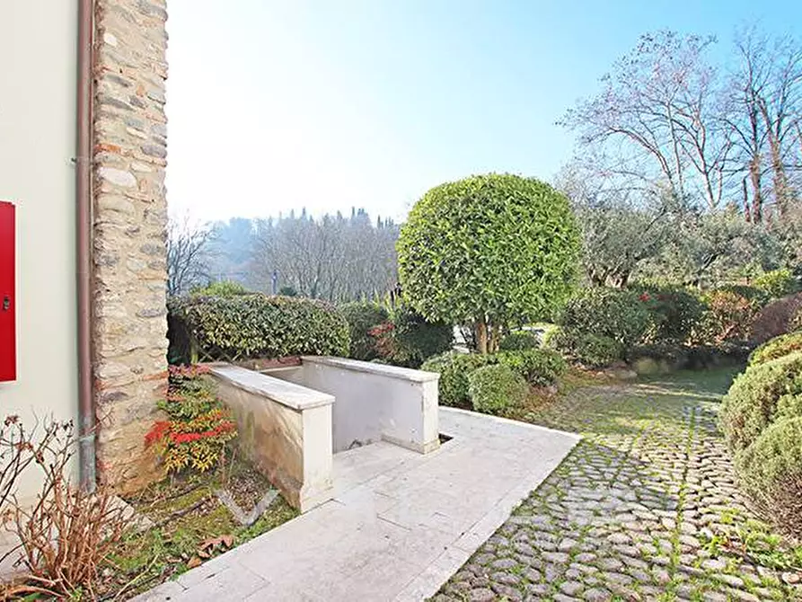 Immagine 37 di Attico in vendita  in via monte a Padenghe Sul Garda