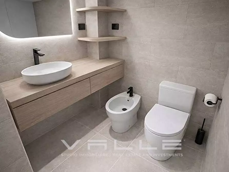 Immagine 9 di Appartamento in vendita  in via garibaldi a Bergamo