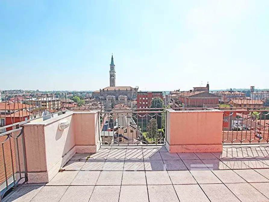 Immagine 5 di Attico in vendita  in via Don Lombardi a Ponte San Pietro