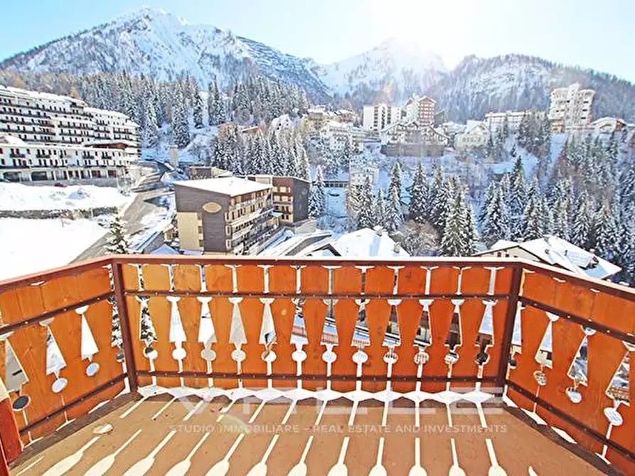 Immagine 1 di Appartamento in vendita  in via Moia 10 a Foppolo