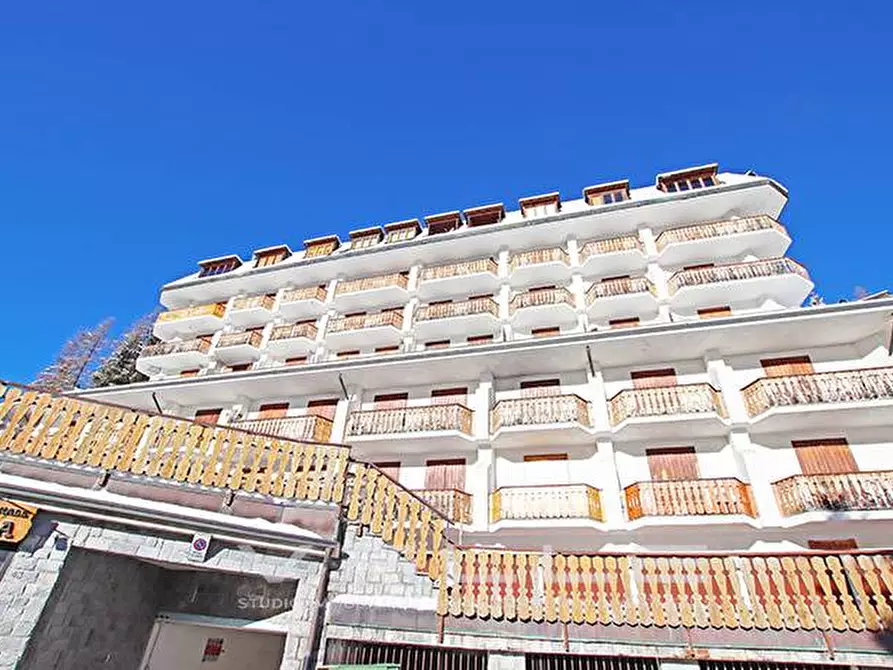 Immagine 10 di Appartamento in vendita  in via Moia 10 a Foppolo