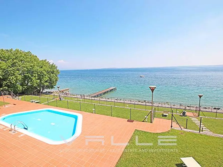 Immagine 1 di Appartamento in vendita  in via mazzini 1 a Padenghe Sul Garda