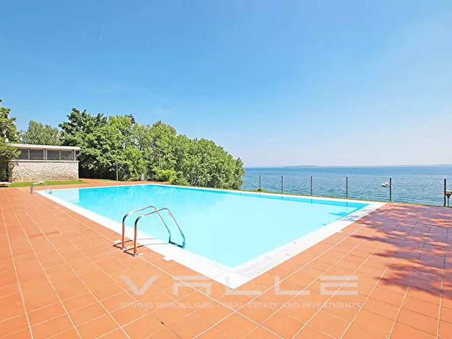 Immagine 6 di Appartamento in vendita  in via mazzini 1 a Padenghe Sul Garda