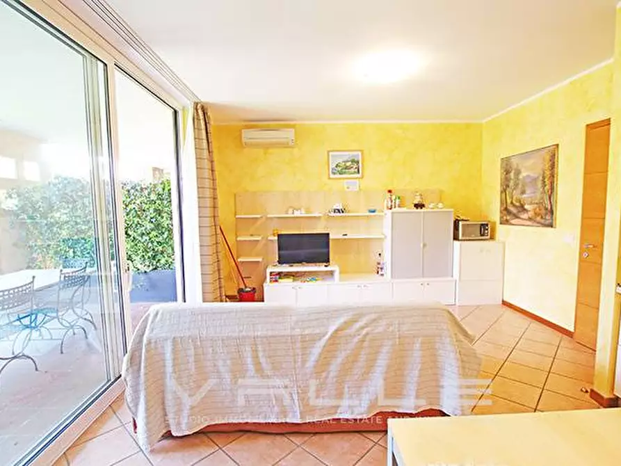 Immagine 22 di Appartamento in vendita  in via mazzini 1 a Padenghe Sul Garda