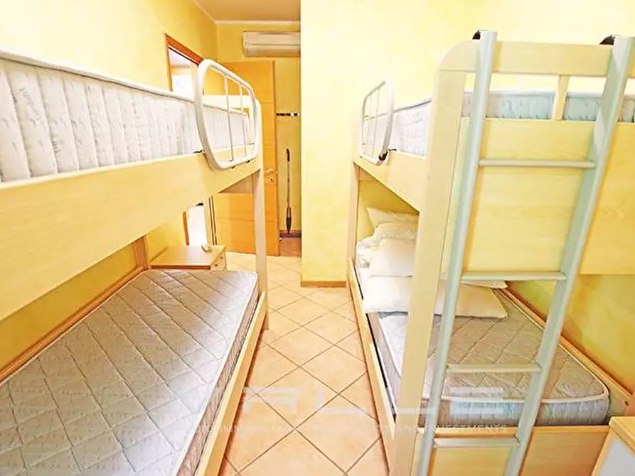 Immagine 31 di Appartamento in vendita  in via mazzini 1 a Padenghe Sul Garda