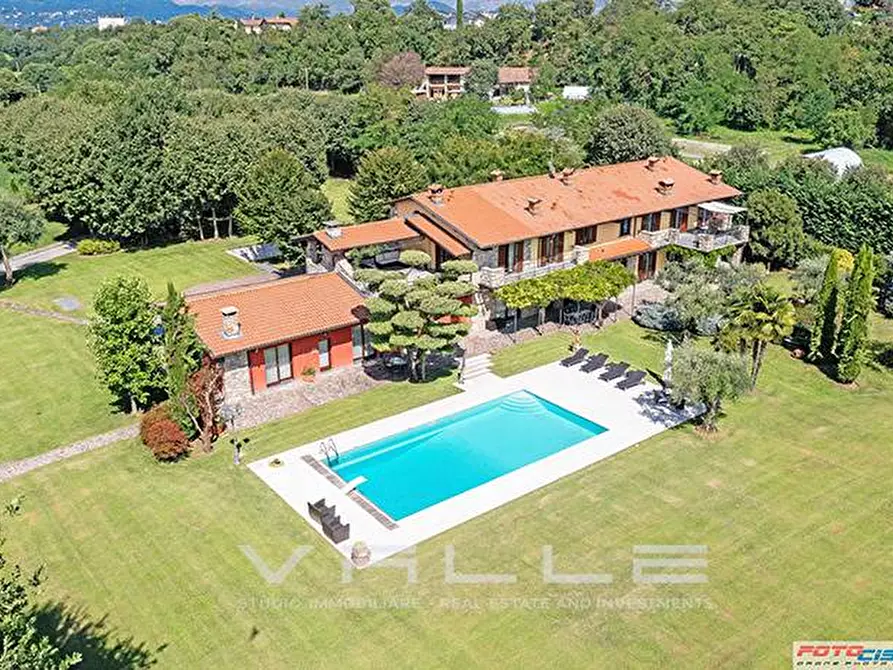 Immagine 1 di Villa in vendita  in via XXV Aprile a Dalmine