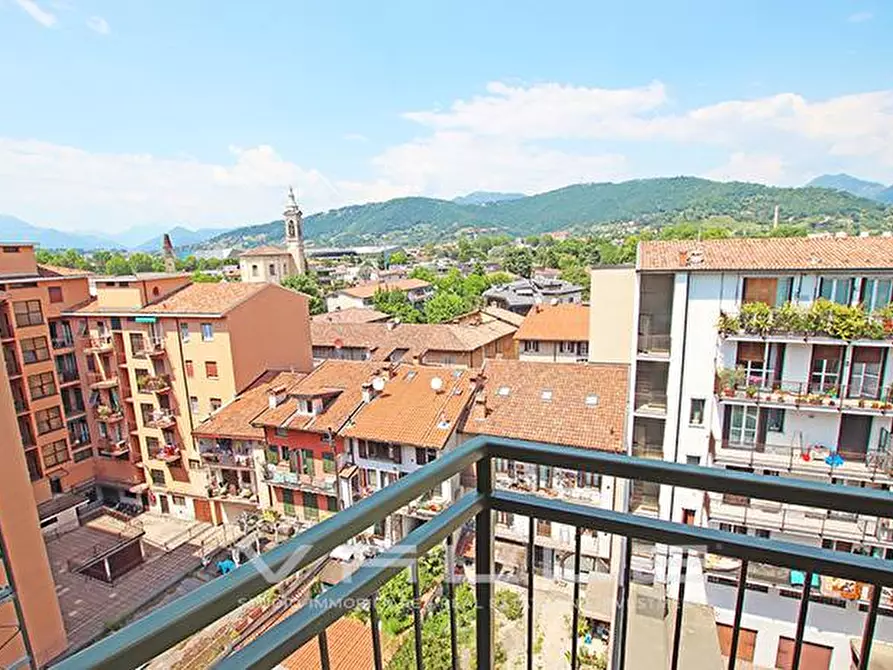 Immagine 1 di Appartamento in vendita  in via longo a Bergamo