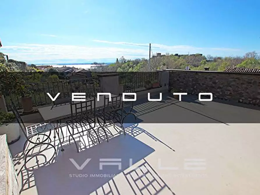 Immagine 1 di Attico in vendita  in via monte a Padenghe Sul Garda