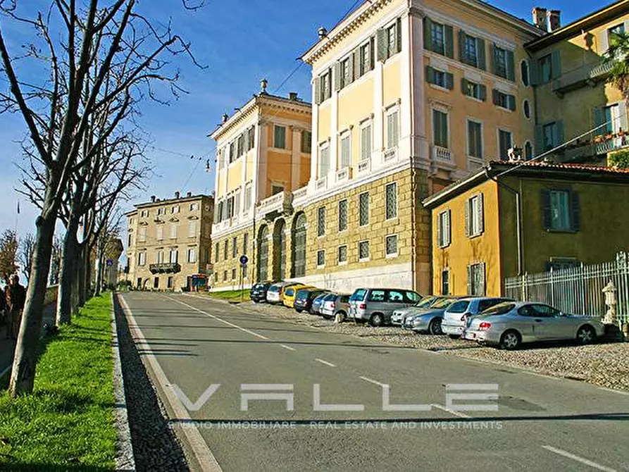 Immagine 12 di Appartamento in affitto  in viale delle mura a Bergamo