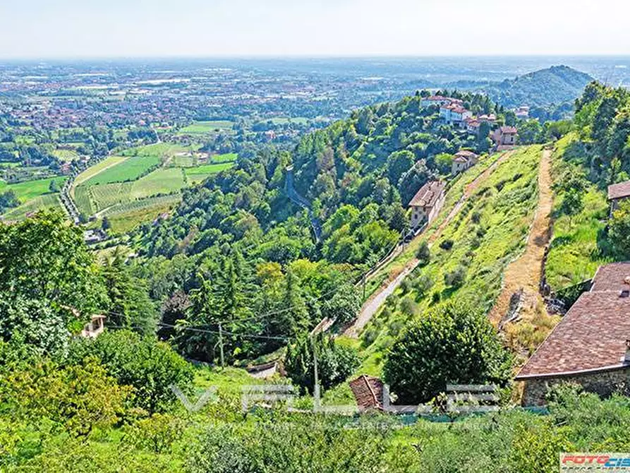 Immagine 4 di Villa in vendita  in via San Sebastiano a Bergamo
