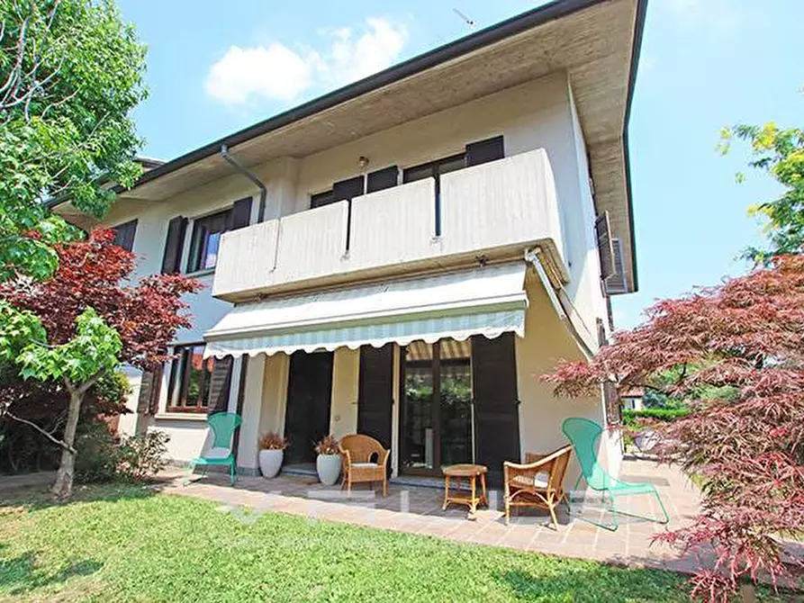 Immagine 4 di Villa in vendita  in via verdi a Mozzo