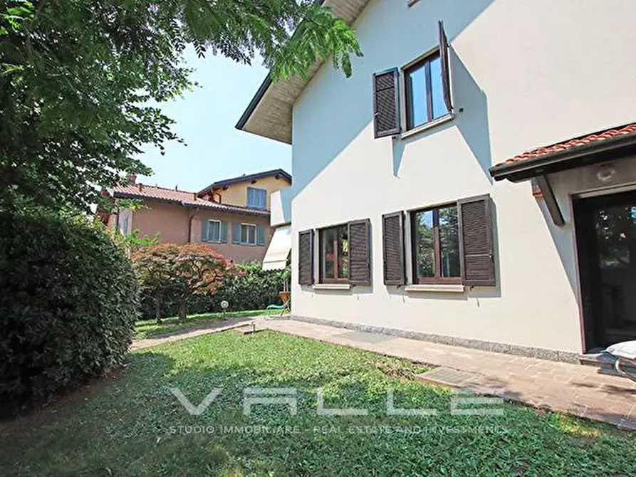 Immagine 6 di Villa in vendita  in via verdi a Mozzo