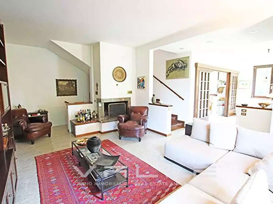 Immagine 18 di Villa in vendita  in via verdi a Mozzo
