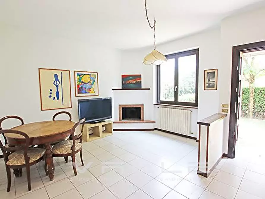Immagine 33 di Villa in vendita  in via verdi a Mozzo