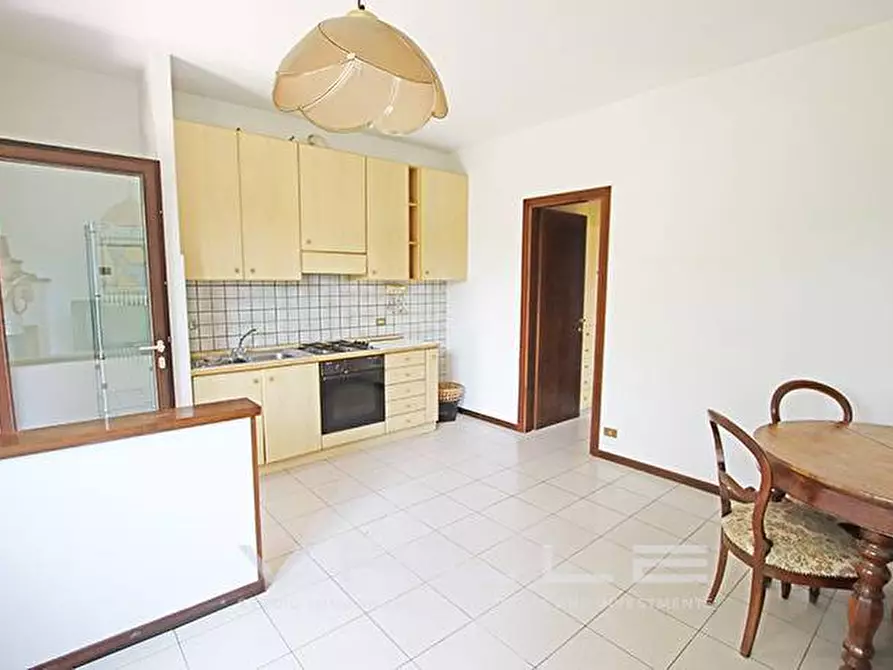 Immagine 34 di Villa in vendita  in via verdi a Mozzo