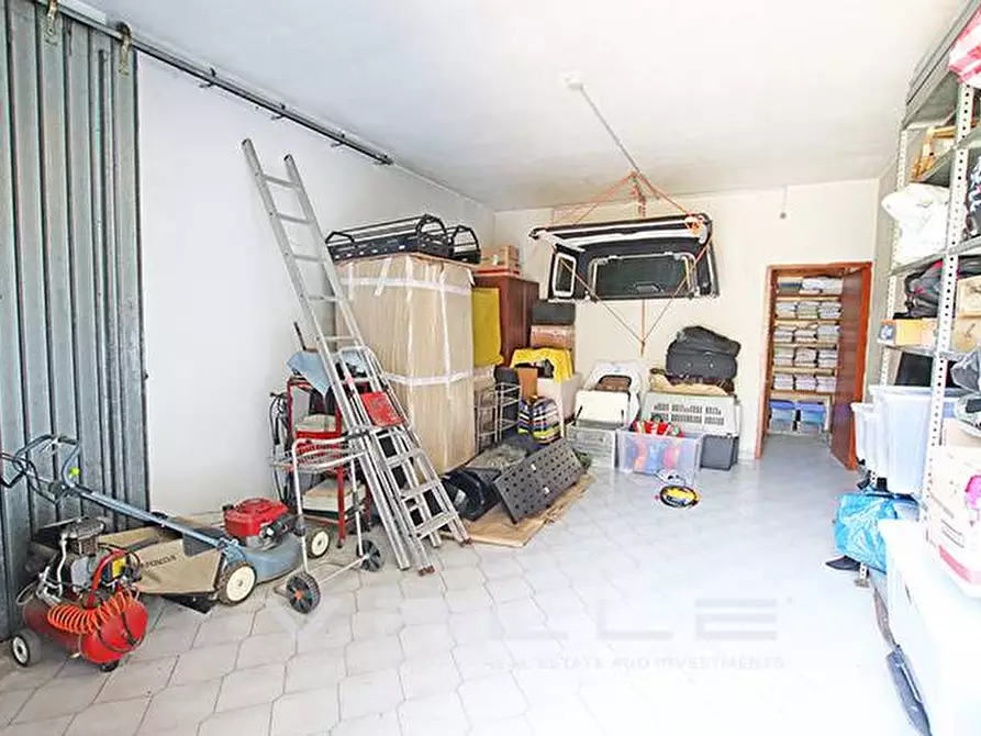 Immagine 41 di Villa in vendita  in via verdi a Mozzo