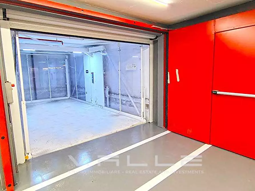 Immagine 18 di Box auto in vendita  in via Porta Dipinta a Bergamo