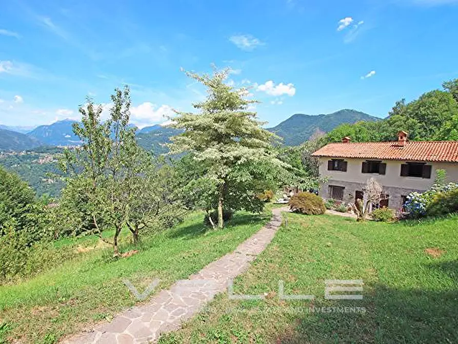 Immagine 1 di Villa in vendita  in via Parpaet a Zogno