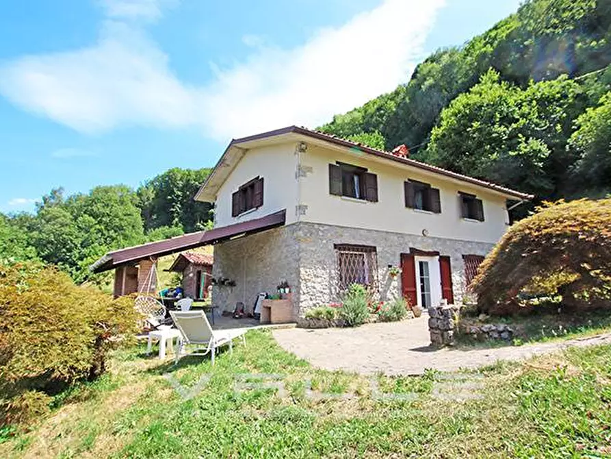 Immagine 3 di Villa in vendita  in via Parpaet a Zogno