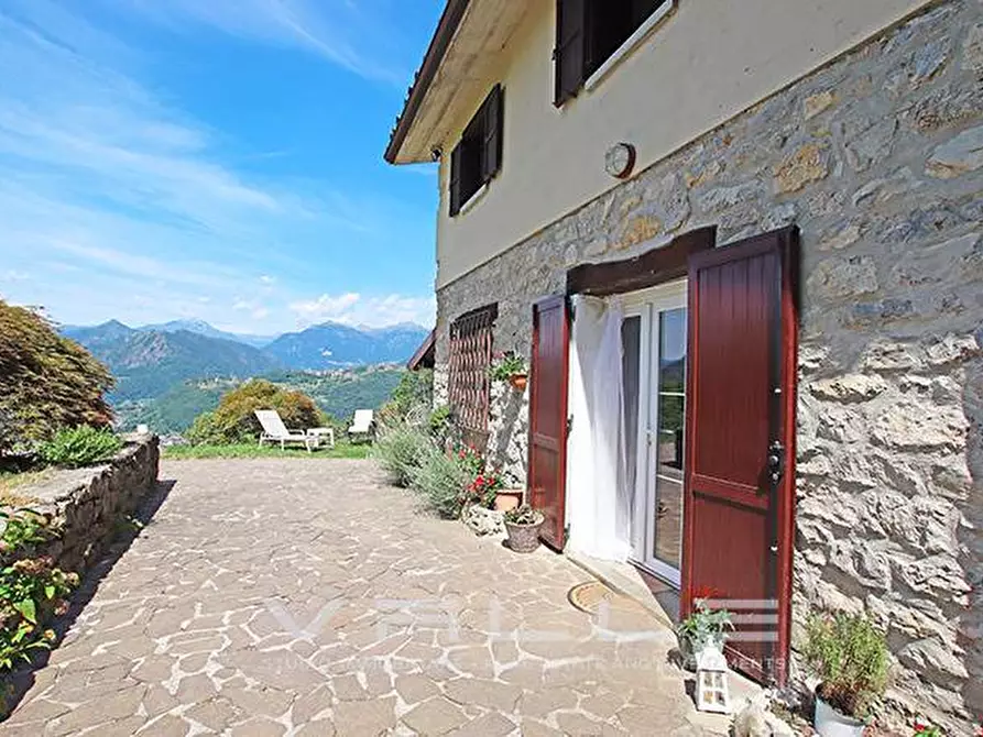 Immagine 12 di Villa in vendita  in via Parpaet a Zogno