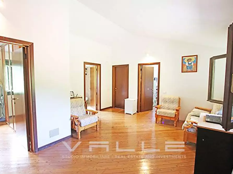 Immagine 23 di Villa in vendita  in via Parpaet a Zogno