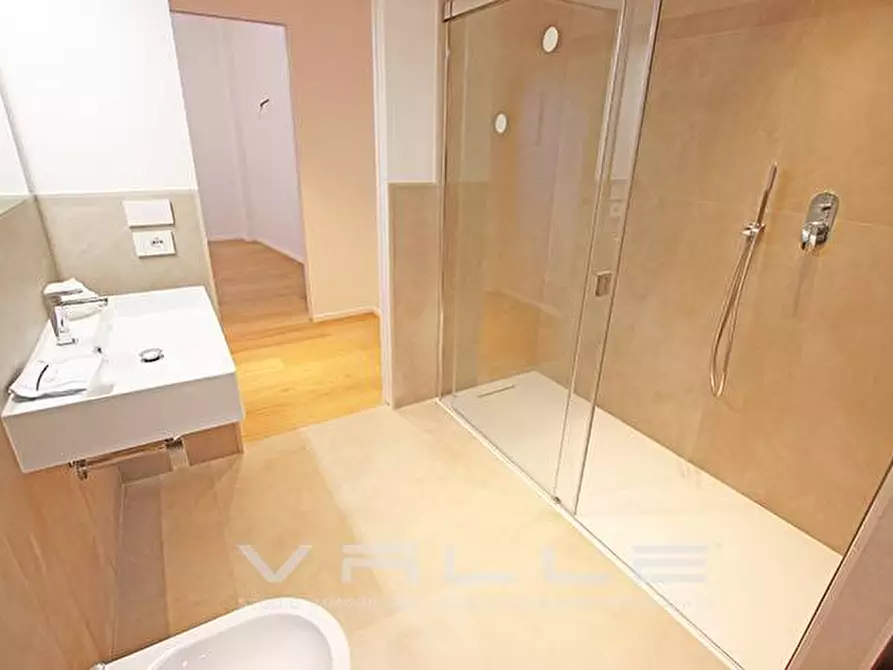 Immagine 8 di Appartamento in affitto  in via locatelli a Bergamo