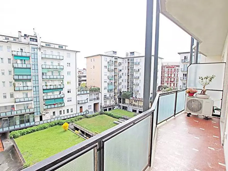 Immagine 16 di Appartamento in affitto  in via statuto a Bergamo