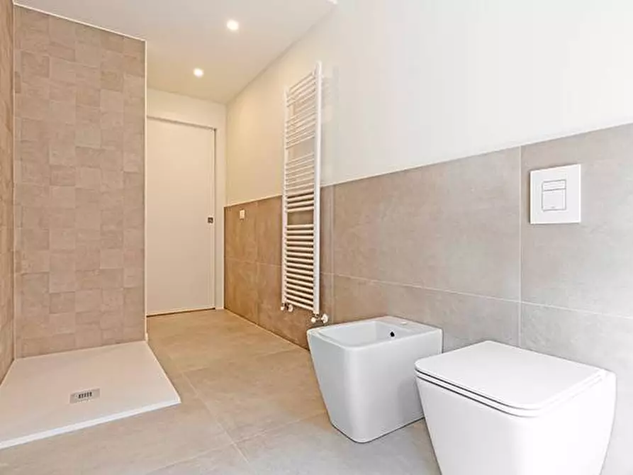 Immagine 11 di Appartamento in vendita  in via locatelli a Bergamo