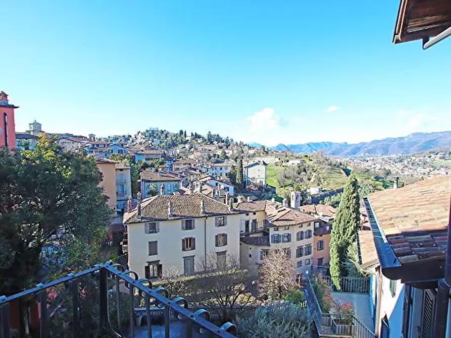 Immagine 4 di Appartamento in vendita  in piazza mercato del fieno a Bergamo