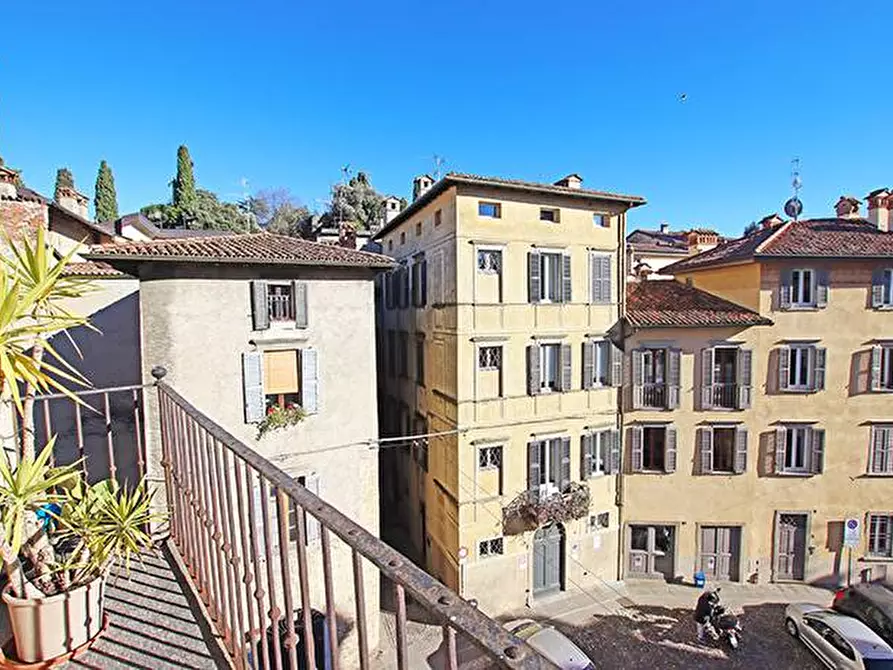 Immagine 2 di Appartamento in vendita  in piazza mercato del fieno a Bergamo