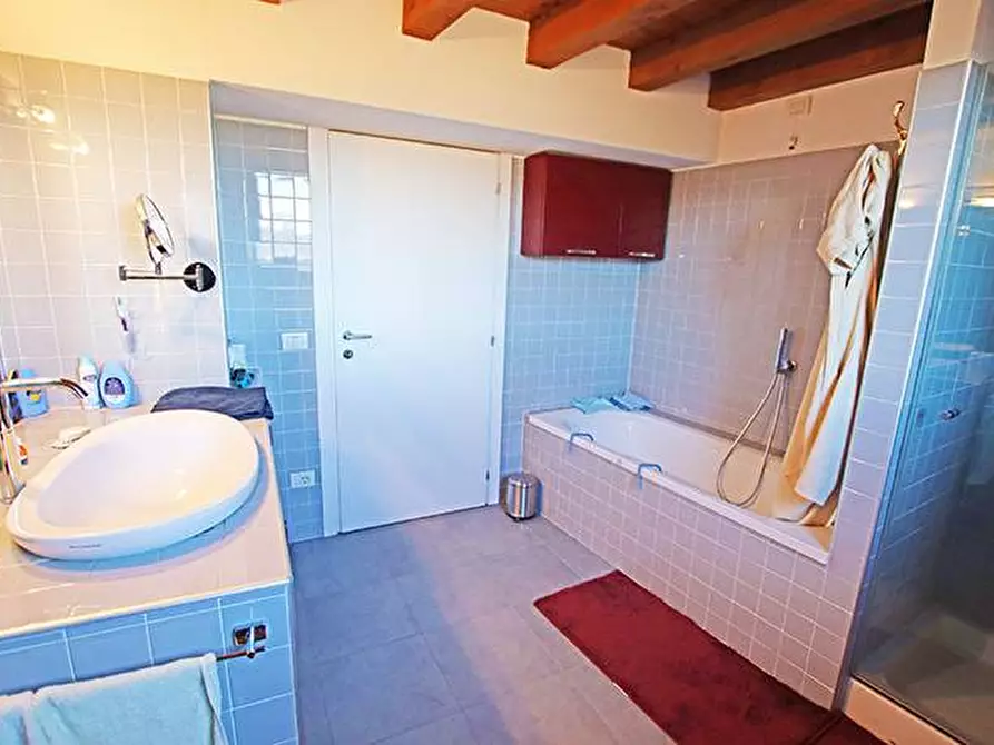 Immagine 19 di Appartamento in vendita  in piazza mercato del fieno a Bergamo