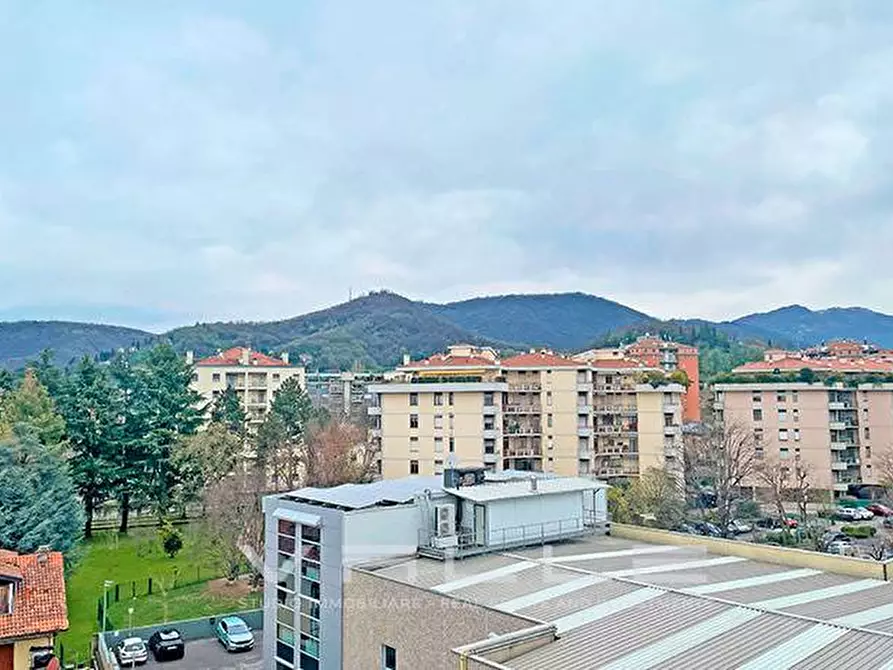 Immagine 2 di Attico in vendita  in Via Buratti a Bergamo