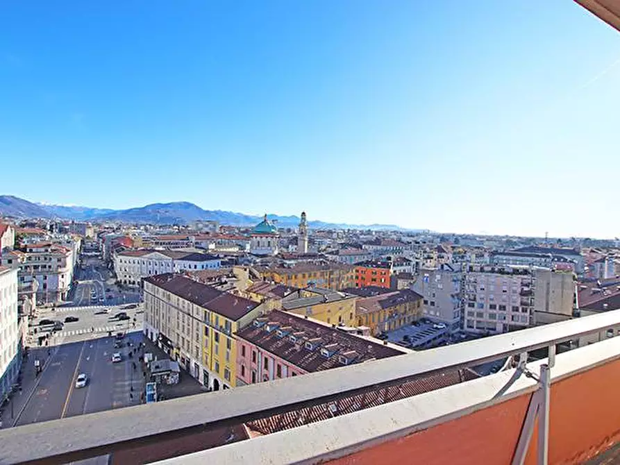 Immagine 3 di Attico in vendita  in via Tiraboschi a Bergamo