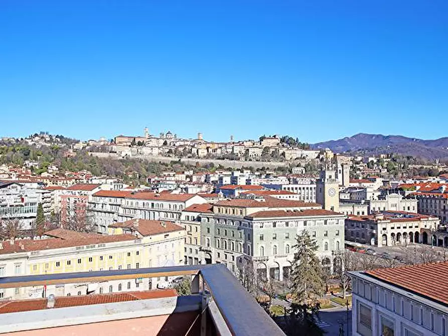Immagine 4 di Attico in vendita  in via Tiraboschi a Bergamo