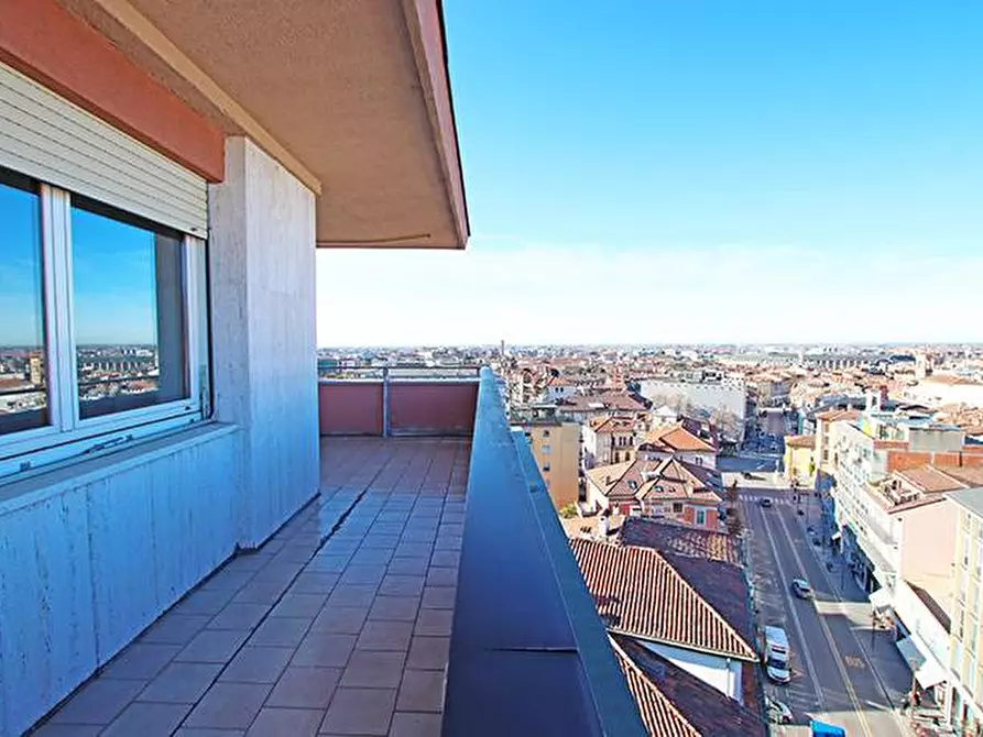 Immagine 18 di Attico in vendita  in via Tiraboschi a Bergamo