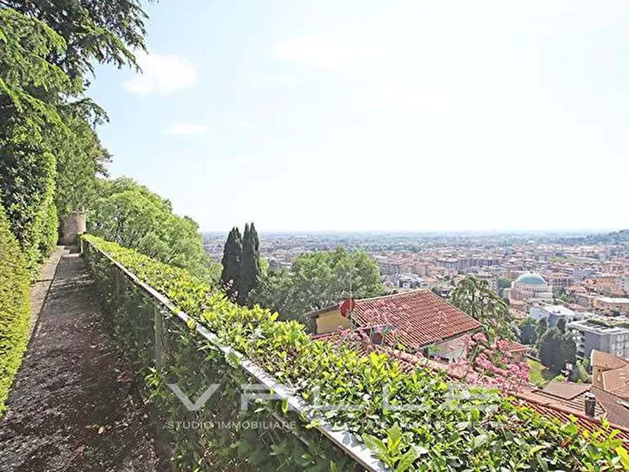 Immagine 8 di Appartamento in vendita  in via s. alessandro a Bergamo