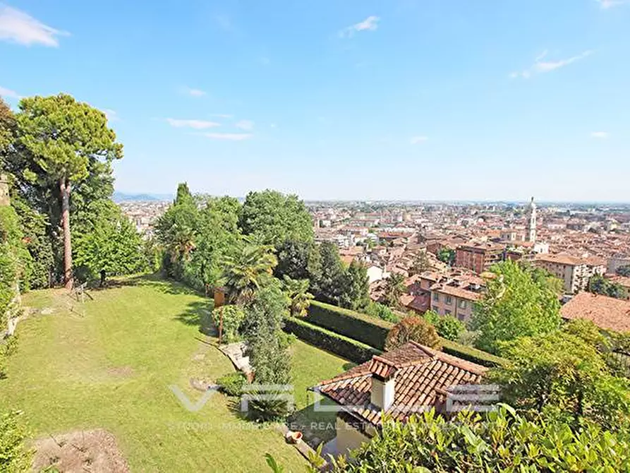 Immagine 9 di Appartamento in vendita  in via s. alessandro a Bergamo