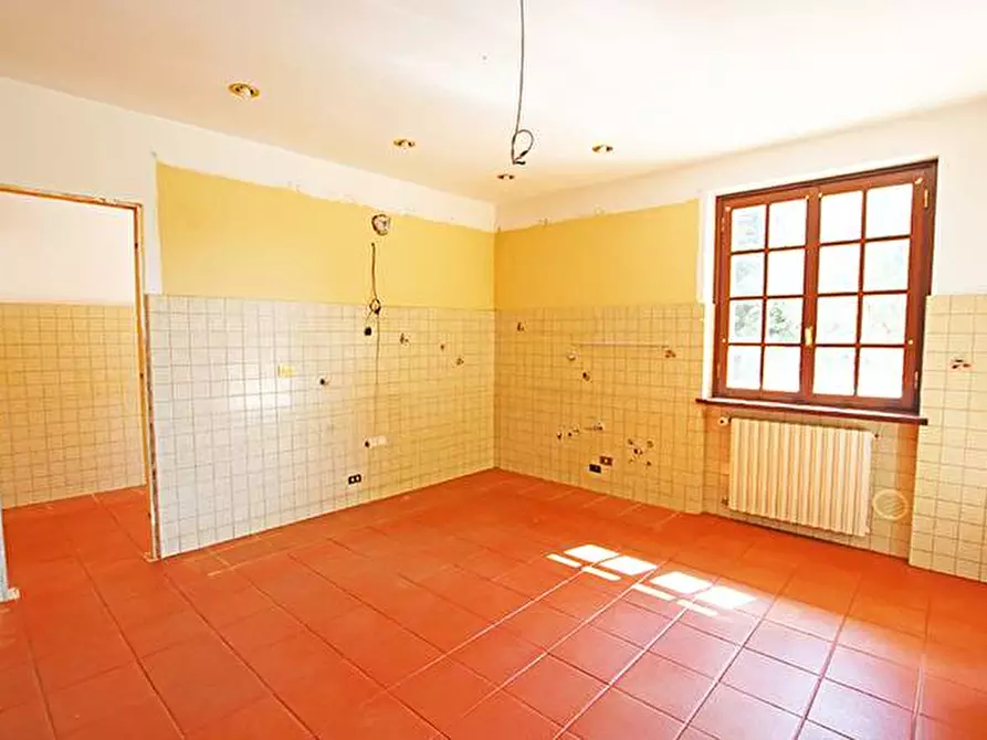 Immagine 17 di Villa in vendita  in via ippolito nievo a Mozzo