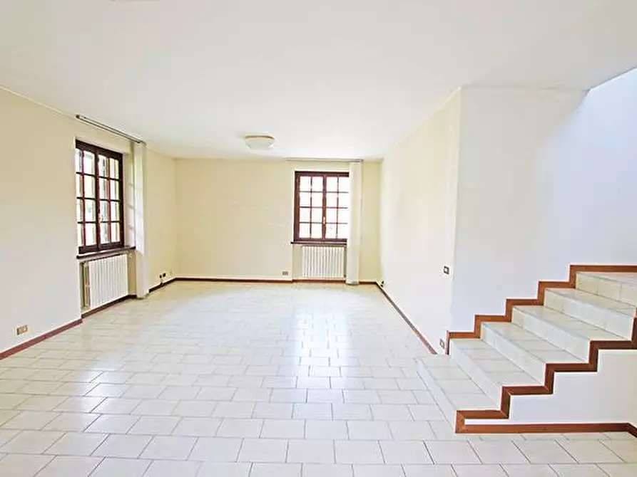 Immagine 32 di Villa in vendita  in via ippolito nievo a Mozzo