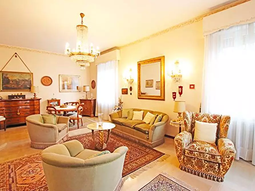 Immagine 16 di Villa in vendita  in via santa lucia a Bergamo