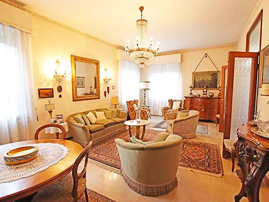 Immagine 17 di Villa in vendita  in via santa lucia a Bergamo