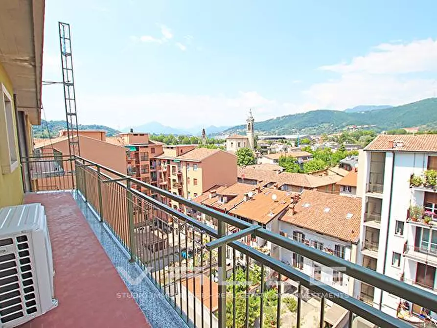 Immagine 3 di Appartamento in vendita  in via longo a Bergamo