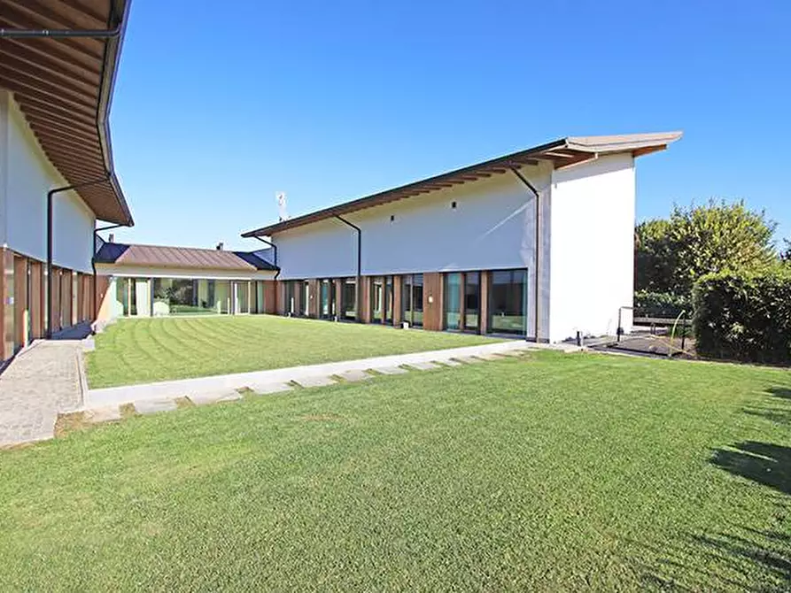 Immagine 3 di Villa in vendita  in via colombo a Treviolo