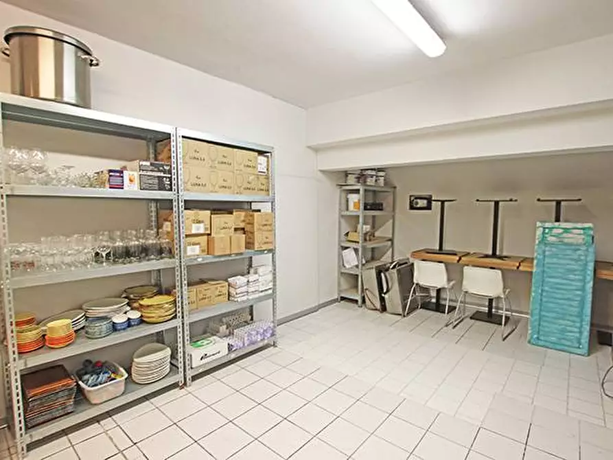Immagine 13 di Locale commerciale in affitto  in via Verdi a Bergamo