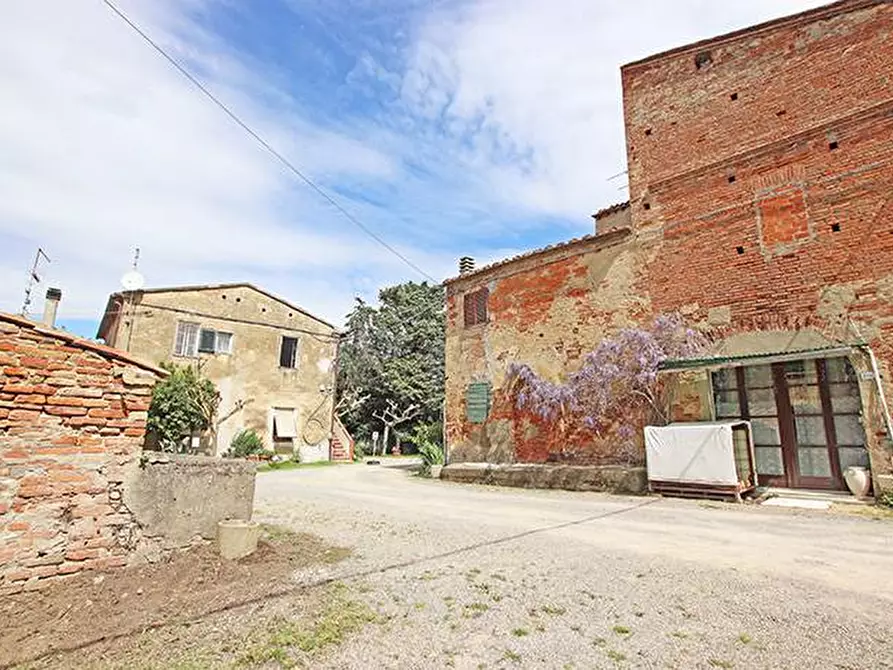 Immagine 31 di Rustico / casale in vendita  in via solferino a Terricciola