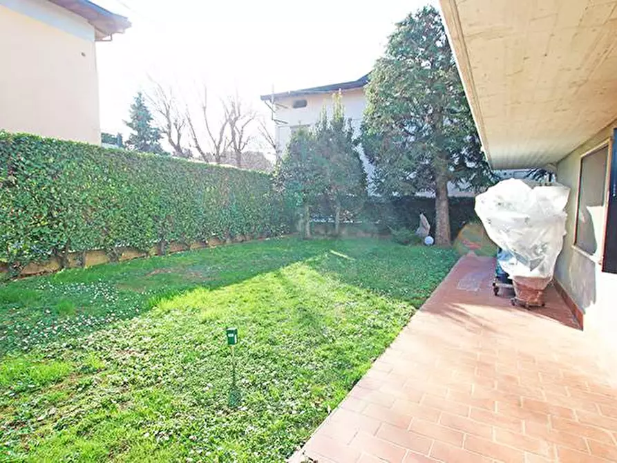 Immagine 9 di Villa in vendita  in via Santo Jesus 7 a Curno