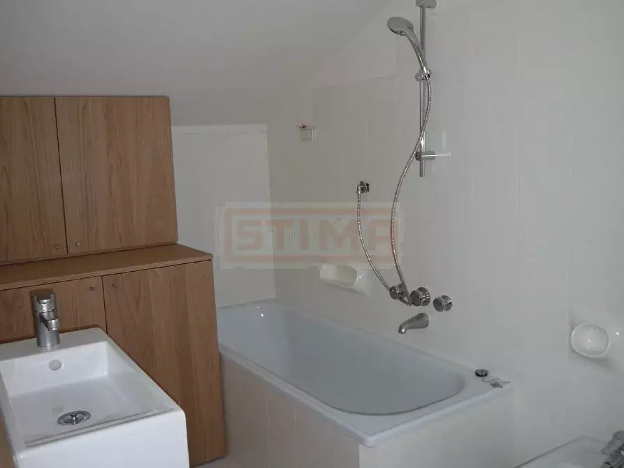 Immagine 4 di Appartamento in affitto  a Treviso