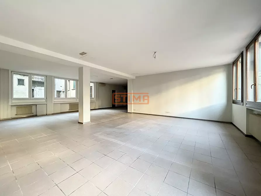 Immagine 9 di Ufficio in affitto  a Treviso