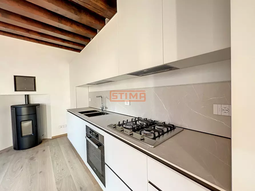 Immagine 12 di Attico in affitto  a Treviso