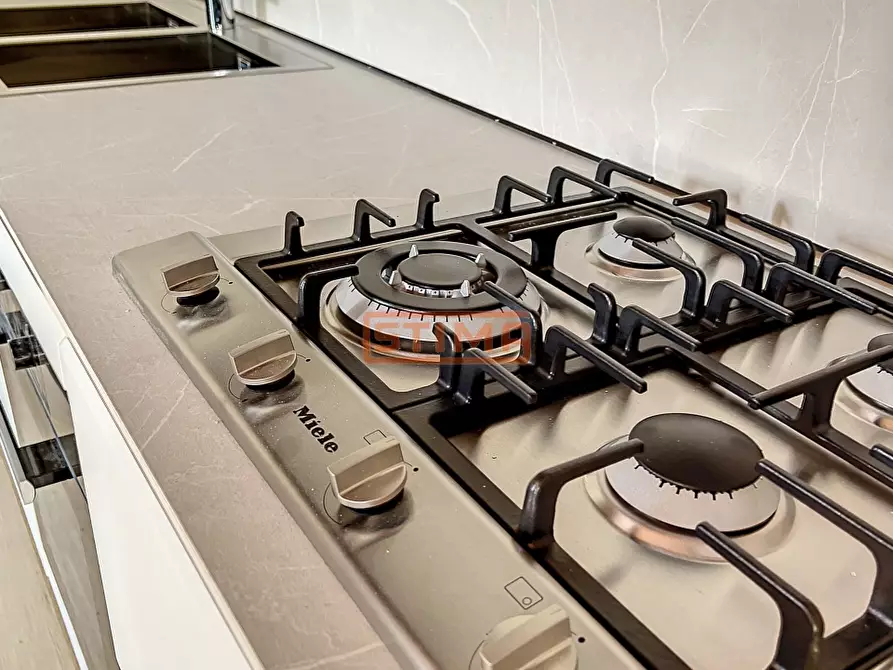 Immagine 13 di Attico in affitto  a Treviso